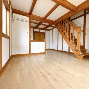【静岡市葵区長谷町の賃貸物件】葵小学校区！駐車場2台付きテラスハウス！陽だまりリビングで育む家族の時間 画像3